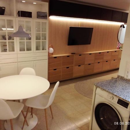 2 Bedroom Large Modern Apartment In Blanes Old Town 50M From The Beach! المظهر الخارجي الصورة