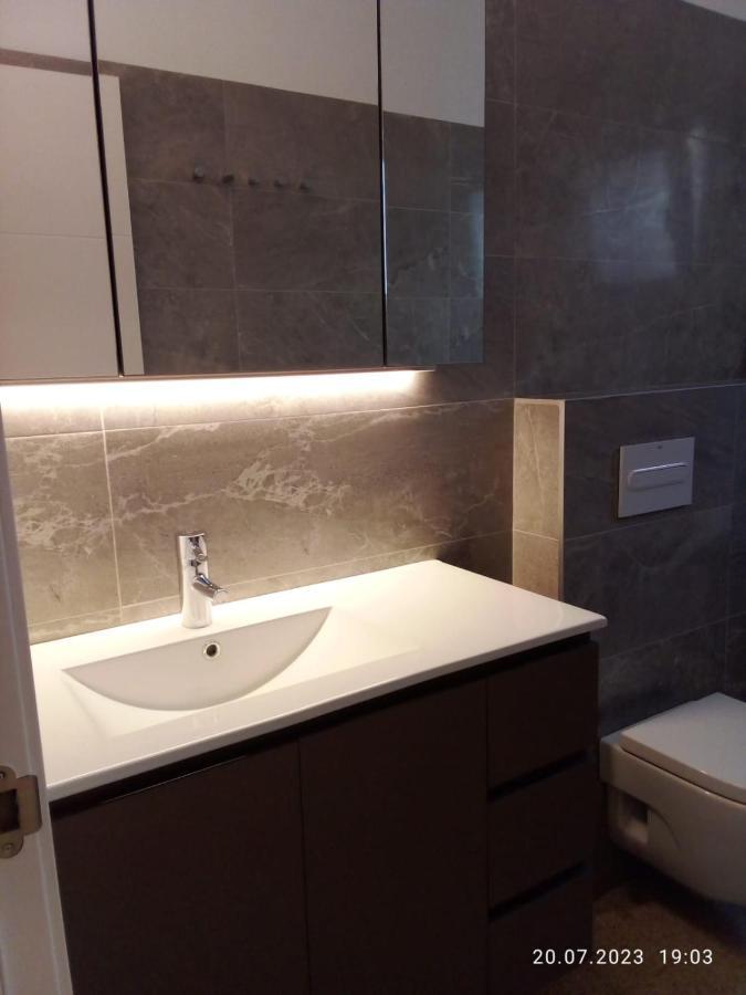 2 Bedroom Large Modern Apartment In Blanes Old Town 50M From The Beach! المظهر الخارجي الصورة